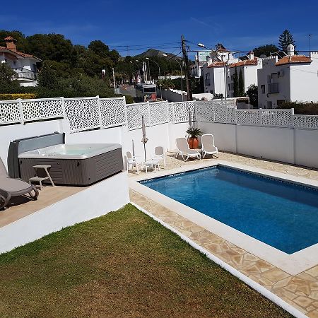 Villa - Zeezicht, Zwembad Nerja Exterior photo